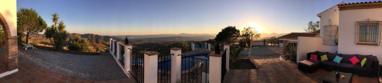 Casa Soleada Holiday Fully Private Villa Canillas de Aceituno المظهر الخارجي الصورة